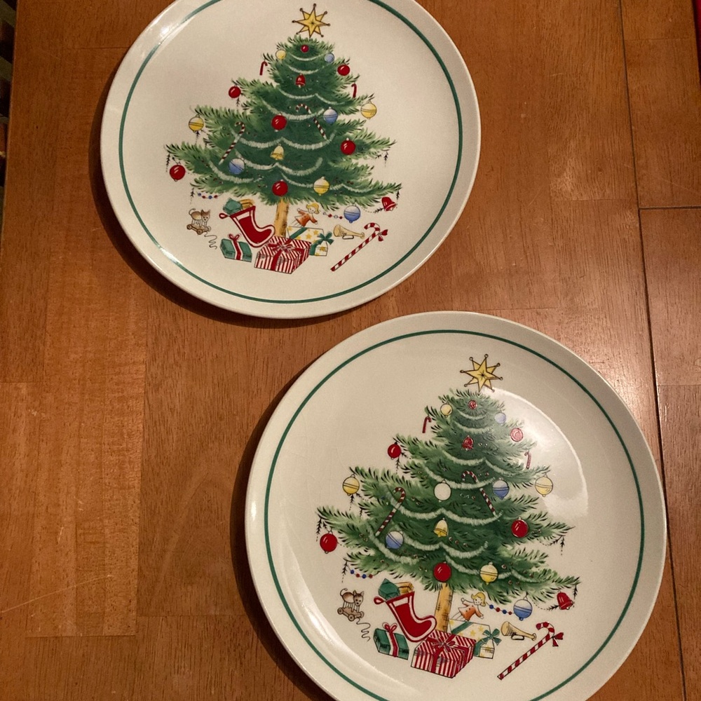 Spode Festive Christmas Tree Plates with Green Trim - set of 2